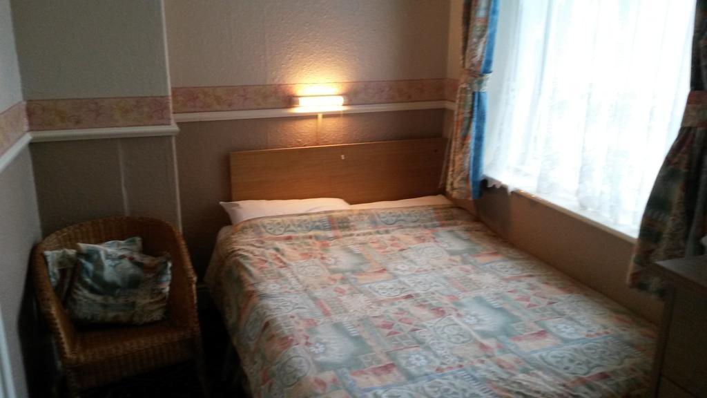 Walford Hotel Blackpool Room photo